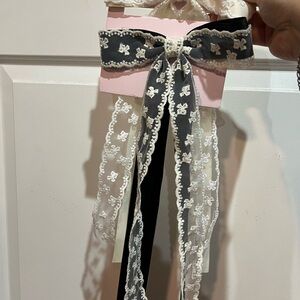 Elegant Lace Hair Bow